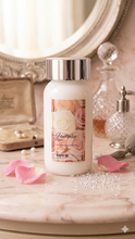 Load image into Gallery viewer, Fantasy Squeezable Melt – Perfumer Collection
