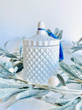 Load image into Gallery viewer, Snowflakes &amp; Cashmere
